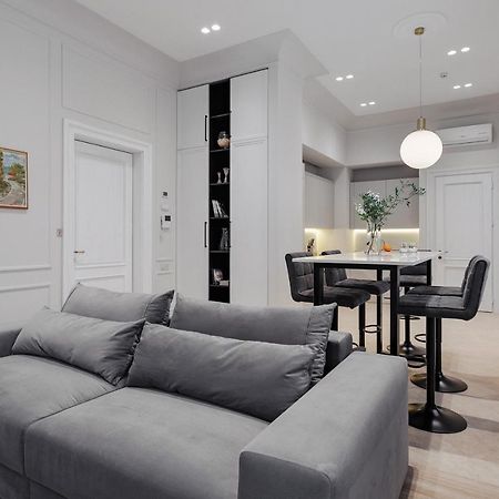 New! Luxury Apartment In The Center Of Odessa Overlooking Deribasovskaya Str. Low Price! Zewnętrze zdjęcie