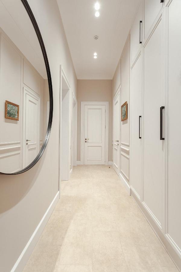 New! Luxury Apartment In The Center Of Odessa Overlooking Deribasovskaya Str. Low Price! Zewnętrze zdjęcie