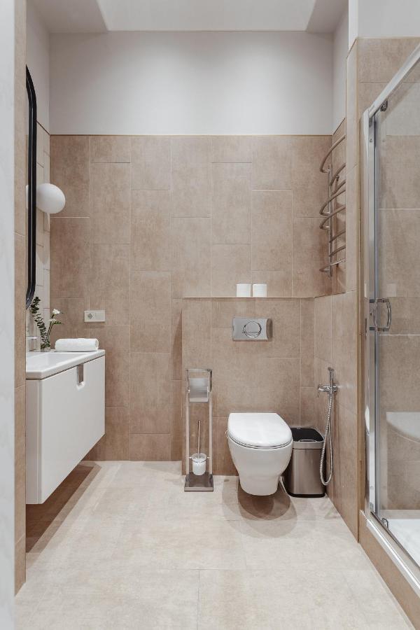 New! Luxury Apartment In The Center Of Odessa Overlooking Deribasovskaya Str. Low Price! Zewnętrze zdjęcie