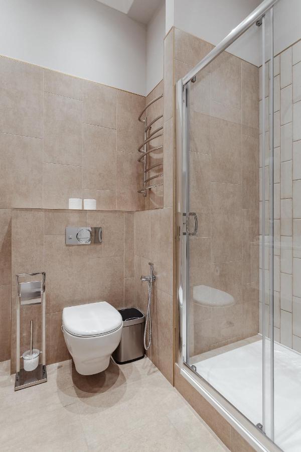 New! Luxury Apartment In The Center Of Odessa Overlooking Deribasovskaya Str. Low Price! Zewnętrze zdjęcie