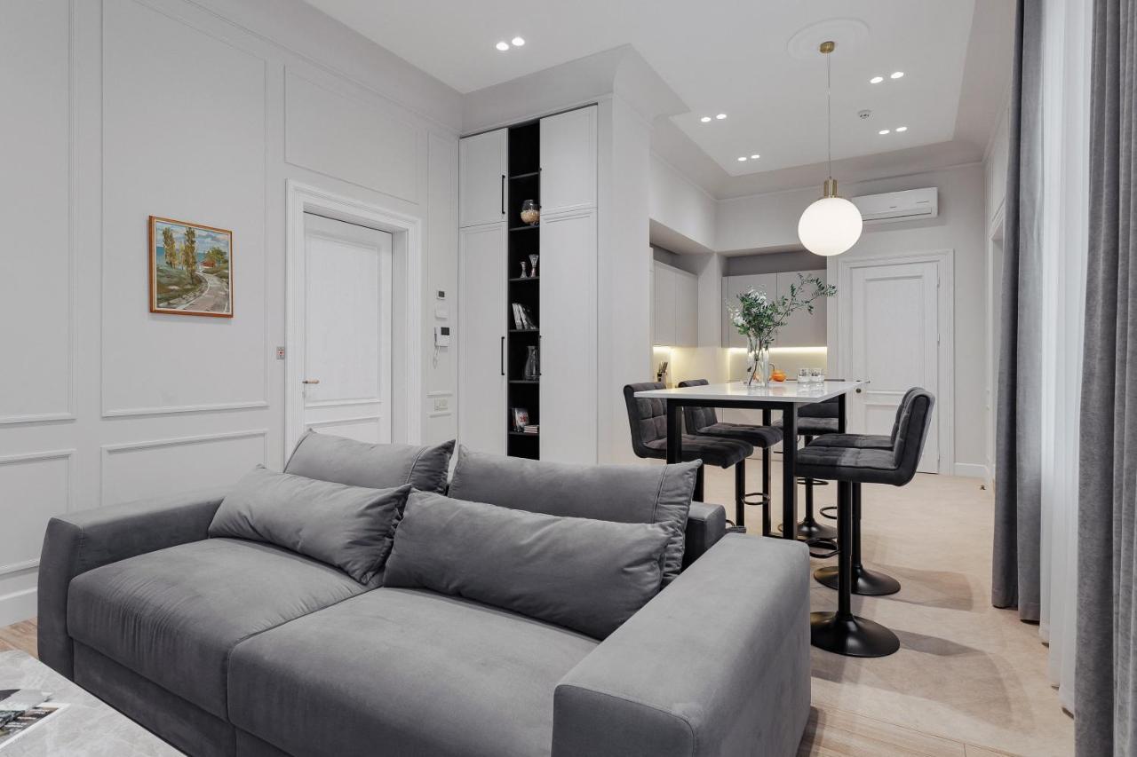 New! Luxury Apartment In The Center Of Odessa Overlooking Deribasovskaya Str. Low Price! Zewnętrze zdjęcie