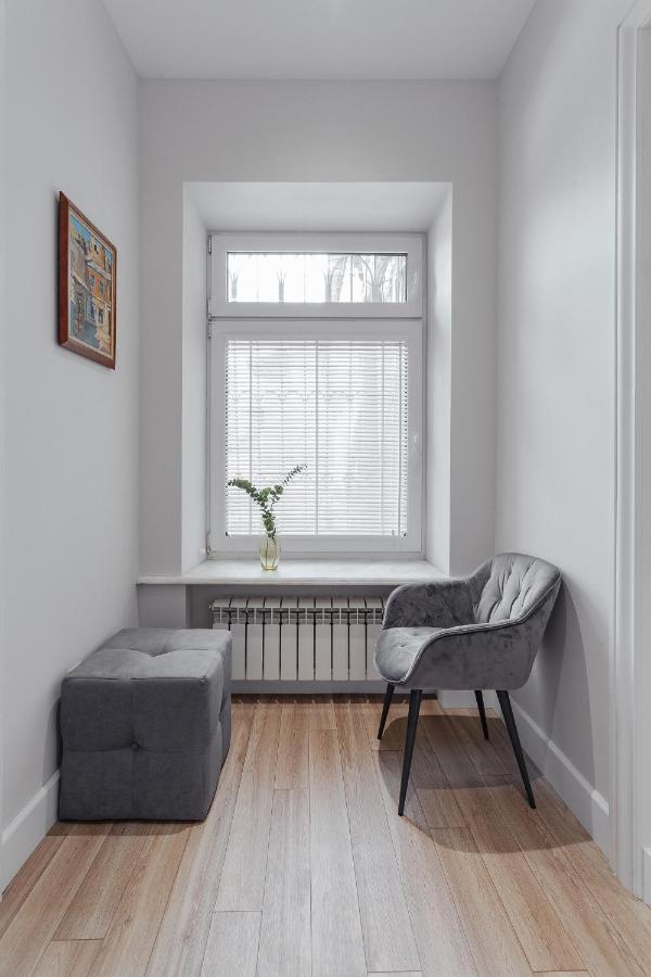 New! Luxury Apartment In The Center Of Odessa Overlooking Deribasovskaya Str. Low Price! Zewnętrze zdjęcie