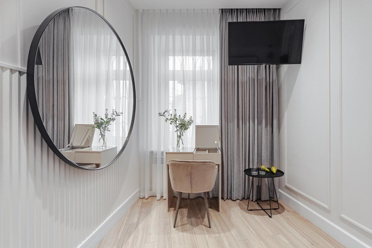 New! Luxury Apartment In The Center Of Odessa Overlooking Deribasovskaya Str. Low Price! Zewnętrze zdjęcie