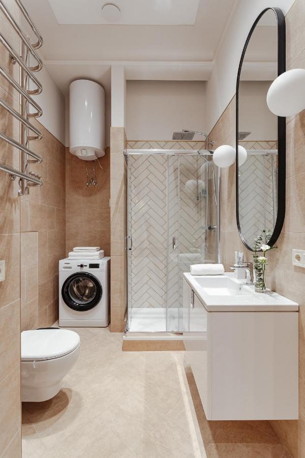 New! Luxury Apartment In The Center Of Odessa Overlooking Deribasovskaya Str. Low Price! Zewnętrze zdjęcie