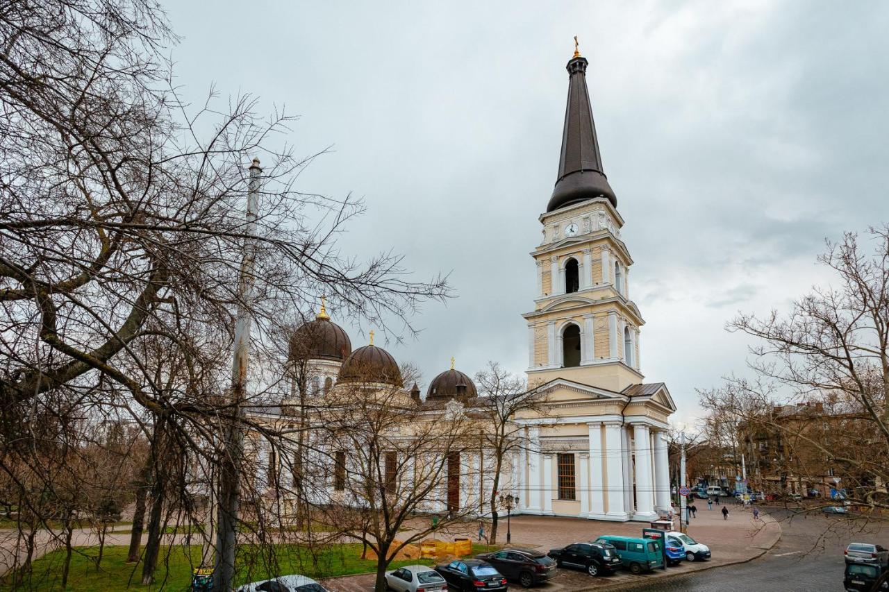 New! Luxury Apartment In The Center Of Odessa Overlooking Deribasovskaya Str. Low Price! Zewnętrze zdjęcie