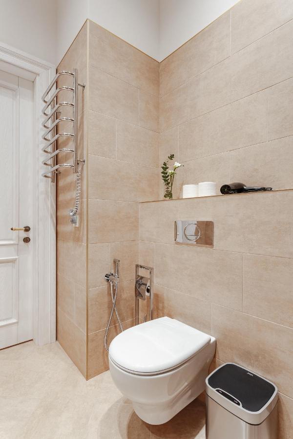 New! Luxury Apartment In The Center Of Odessa Overlooking Deribasovskaya Str. Low Price! Zewnętrze zdjęcie