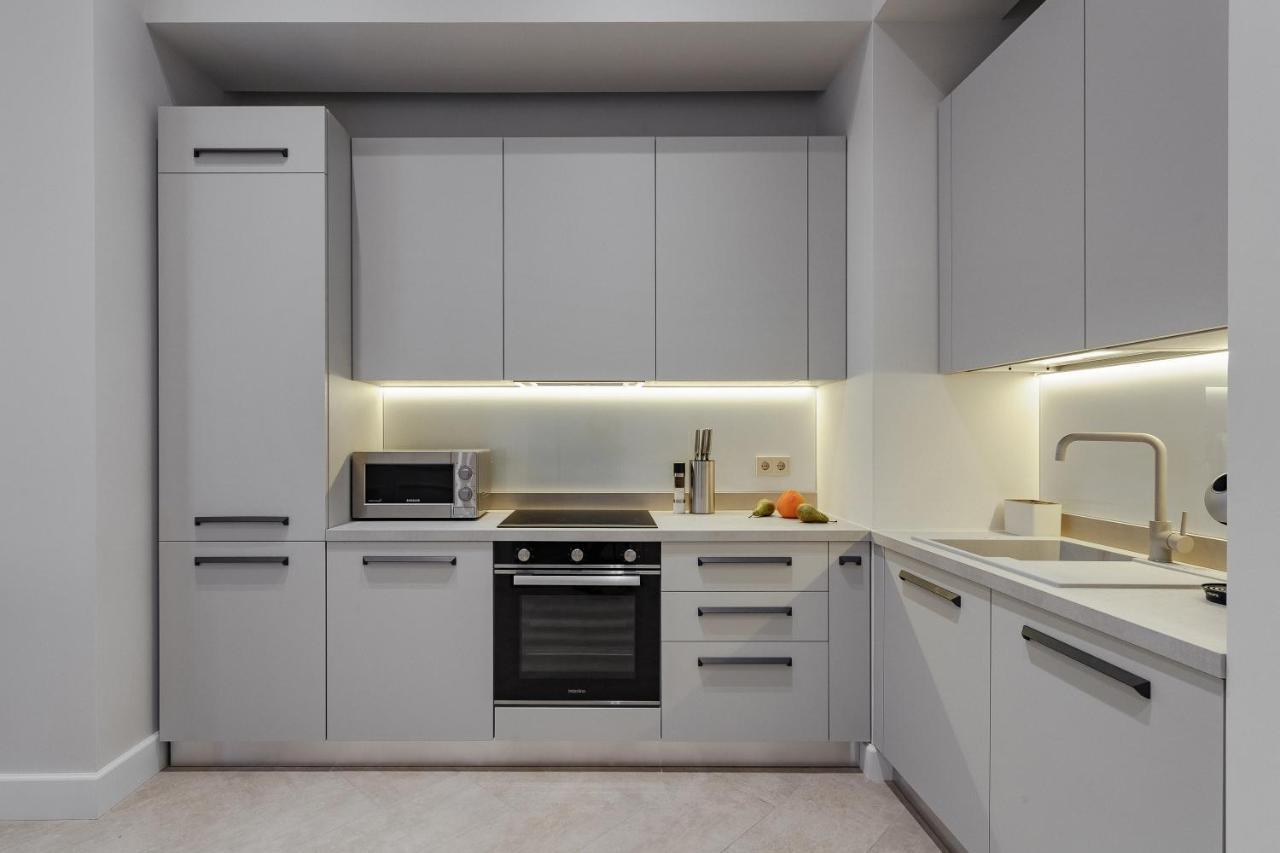 New! Luxury Apartment In The Center Of Odessa Overlooking Deribasovskaya Str. Low Price! Zewnętrze zdjęcie