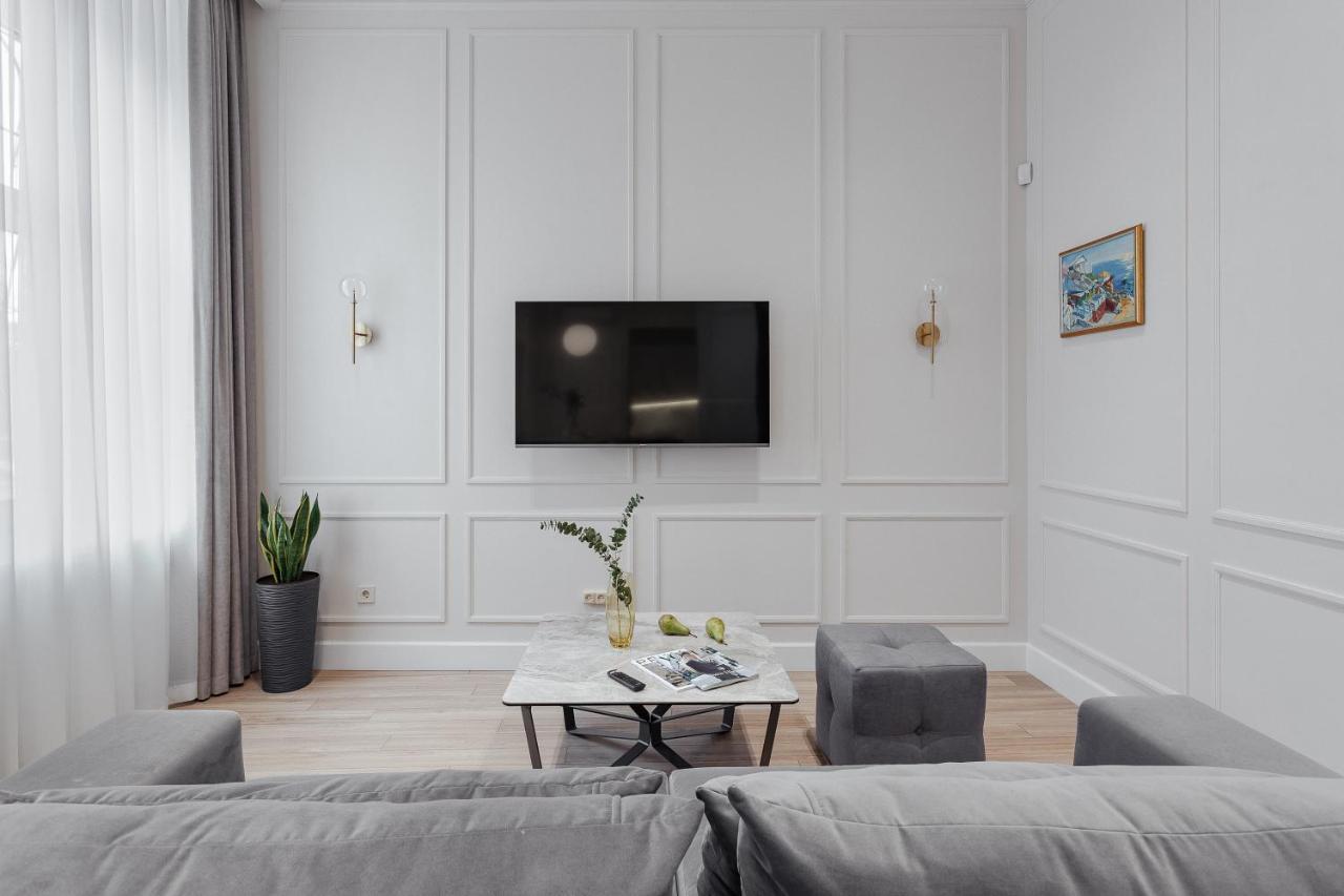 New! Luxury Apartment In The Center Of Odessa Overlooking Deribasovskaya Str. Low Price! Zewnętrze zdjęcie