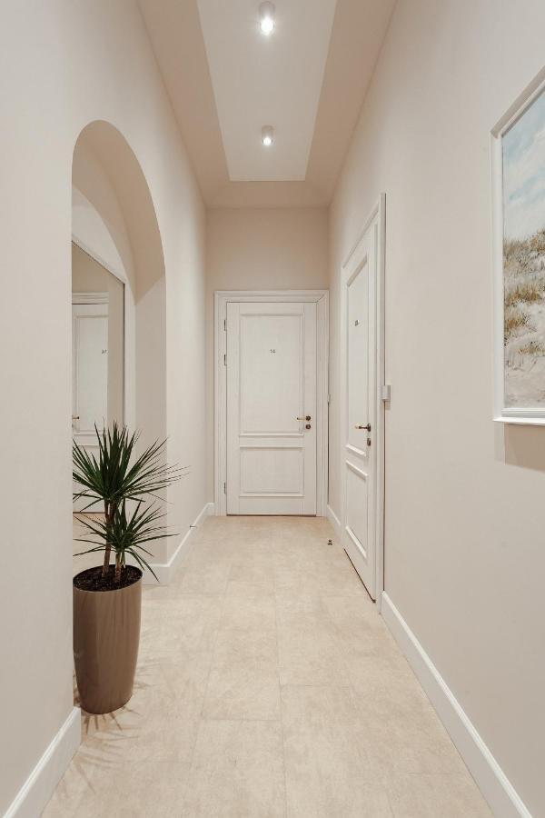 New! Luxury Apartment In The Center Of Odessa Overlooking Deribasovskaya Str. Low Price! Zewnętrze zdjęcie